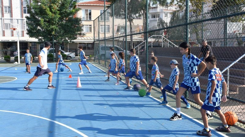 ŞARKÖY’DE YAZ SPOR OKULU KURSLARI DEVAM EDİYOR